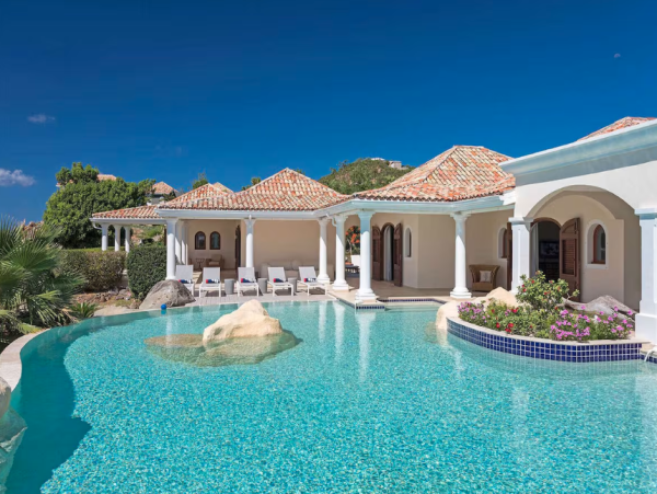 Bay Beachfront Luxury Six Bedroom Home in Saint Martin